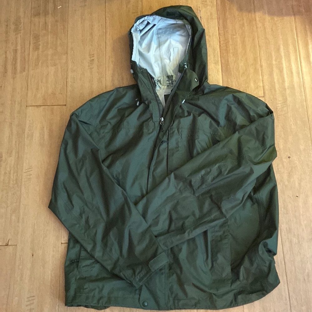 LL Bean men’s green zippered jacket